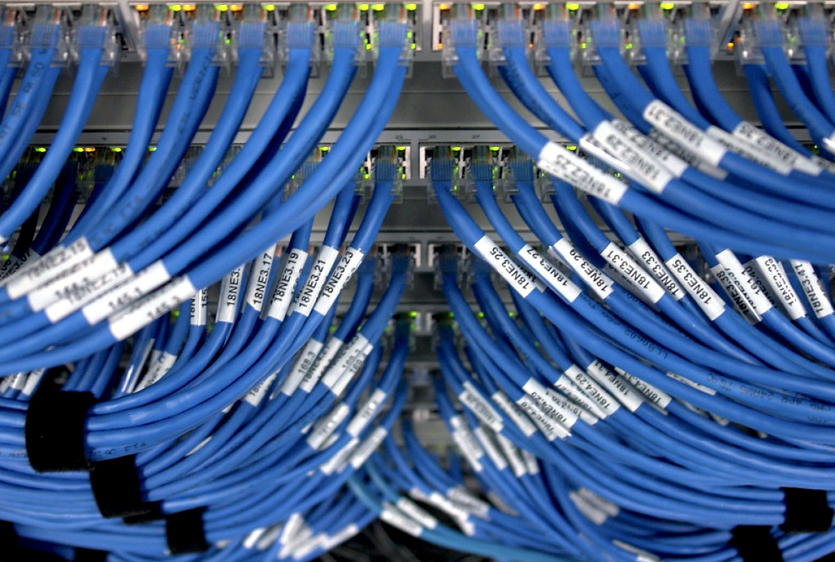 快连官网_Windows 安装全平台客户端_快连官方网络传输中间件：快连 多系统用户 实测体验总结 202607：跨平台无缝连接的真实评测与避坑指南（封面配图）